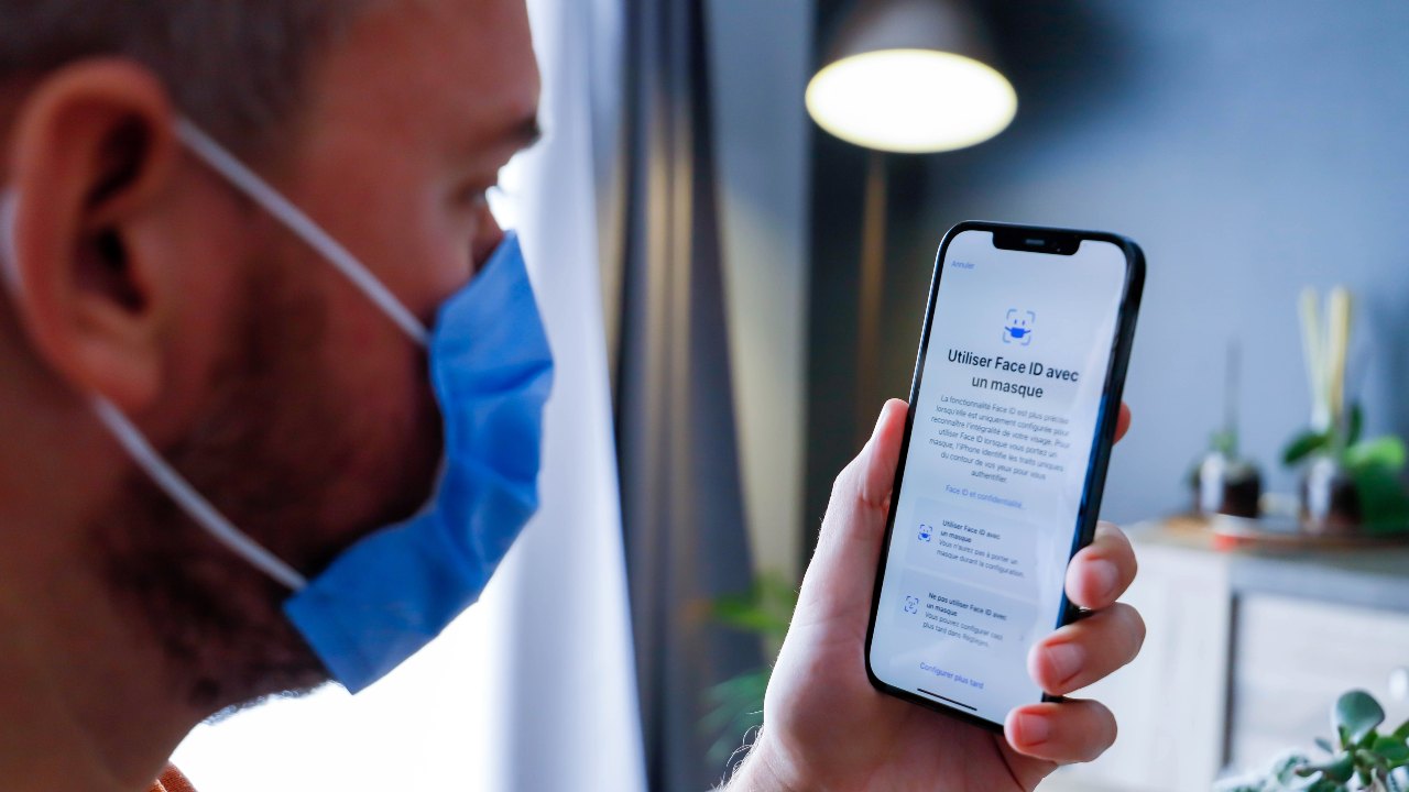 Photo: Face ID information shown on an IPhone in French. Credit: 
Mathieu Improvisato via Unsplash.