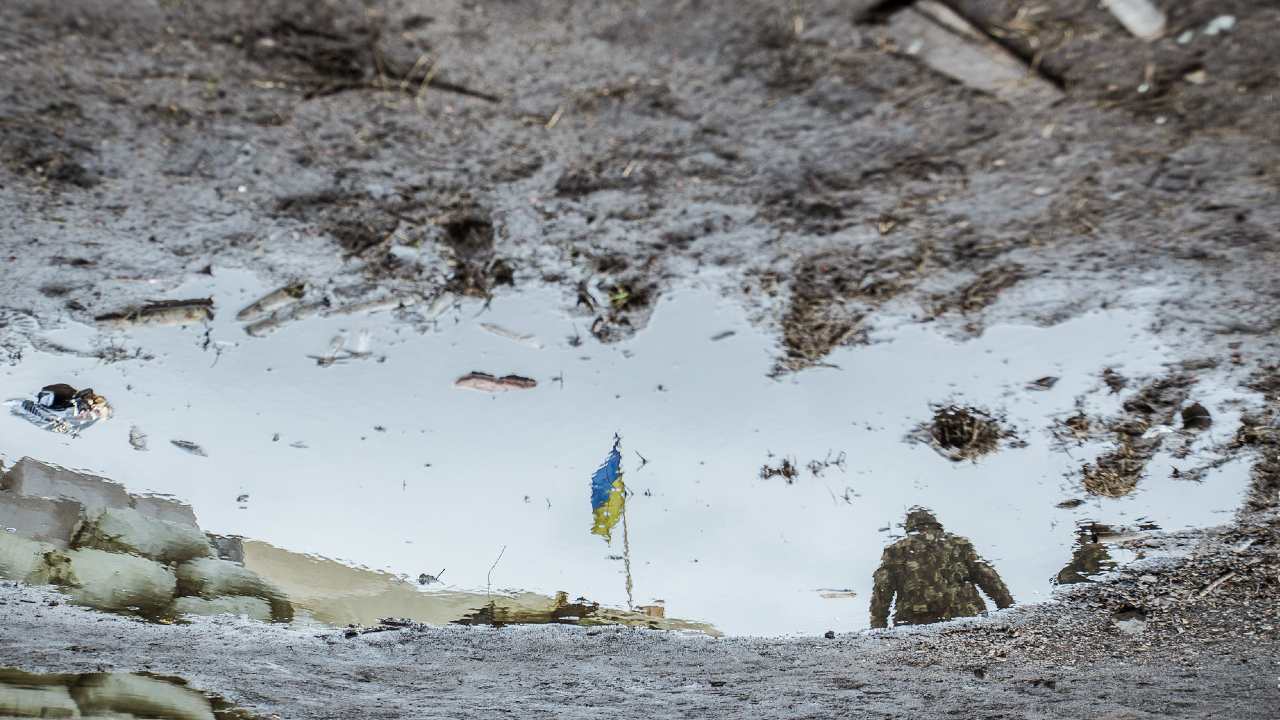 Photo: Ukraine army cuts off the main road to Sloviansk. Credit: Sasha Maksymenko/Flikr
