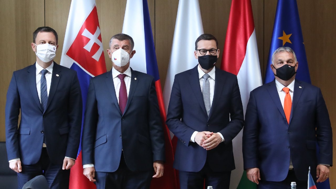 Photo: European Council Visegrad Meeting. From left to right: Eduard HEGER (Slovak Prime Minister, Slovakia), Andrej BABIŠ (Czech Prime Minister, Czech Republic), Mateusz MORAWIECKI (Polish Prime Minister, Poland), Viktor ORBÁN (Hungarian Prime Minister, Hungary). Credit: European Union.