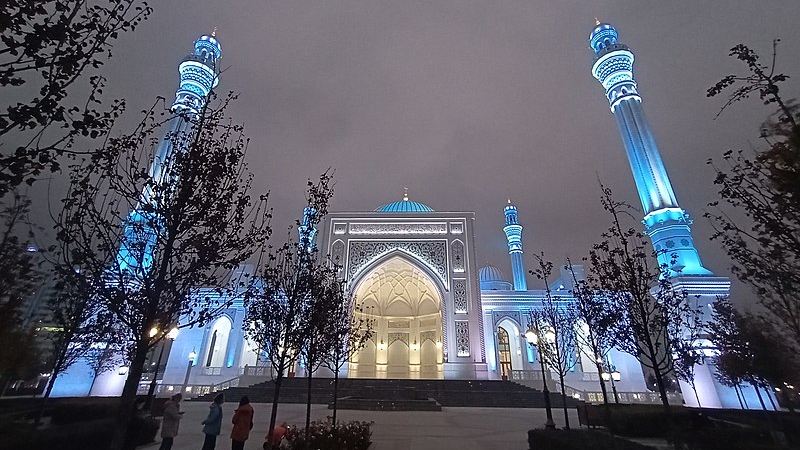 Photo: "Muslim's Pride" mosque in Shali, Chechnya, Russia. Credit: Sergey Korneev via Wikimedia Commons.